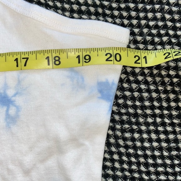 Disney Winnie The Pooh Group Tie-Dye Tank Top - Picture 4 of 6